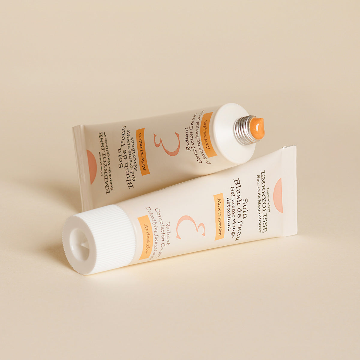 The Apricot Radiant Complexion Cream is a detoxifying day cream with a gel-cream texture that applies like a moisturizing treatment all over the face, including the eye contour. Embryolisse Skincare