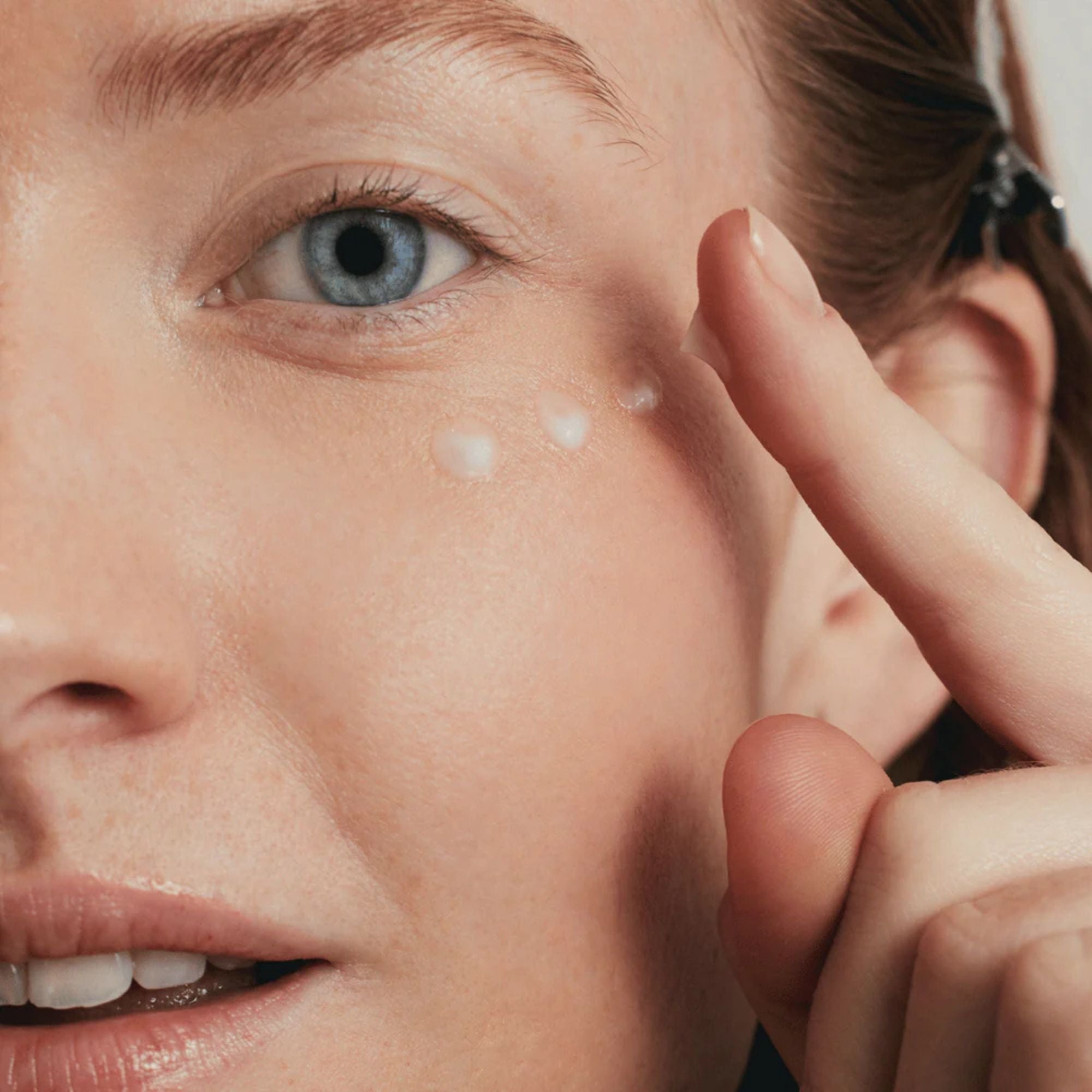 Smoothing Eye Contour Care - Wrinkles, circles, bags